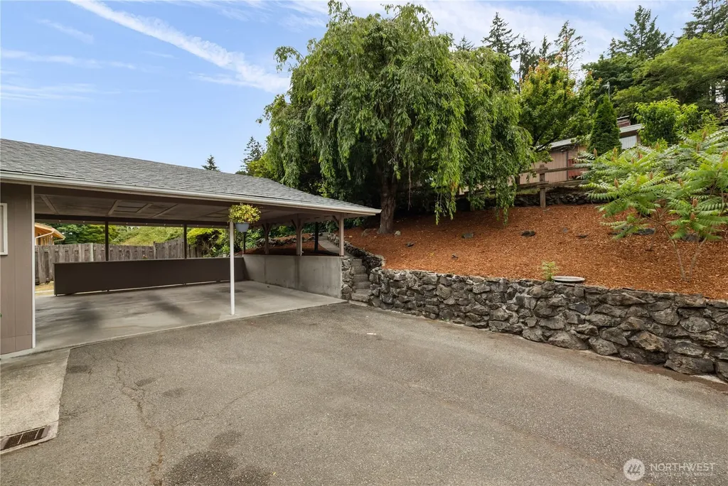 1917 Higgins Road SE Port Orchard WA 98366