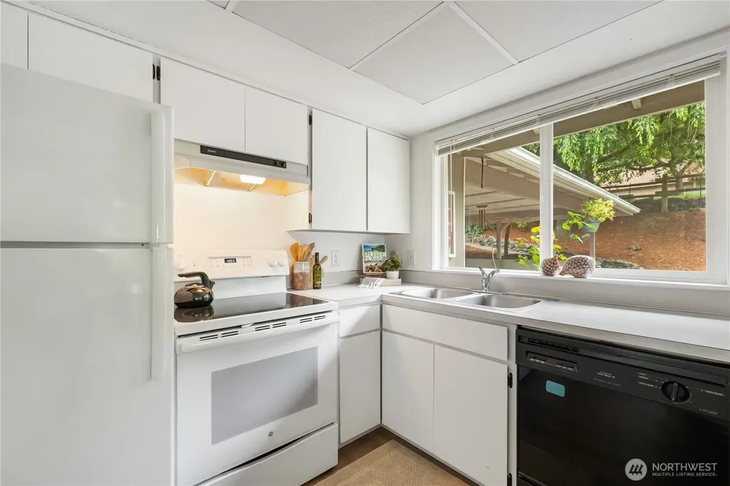 1917 Higgins Road SE Port Orchard WA 98366