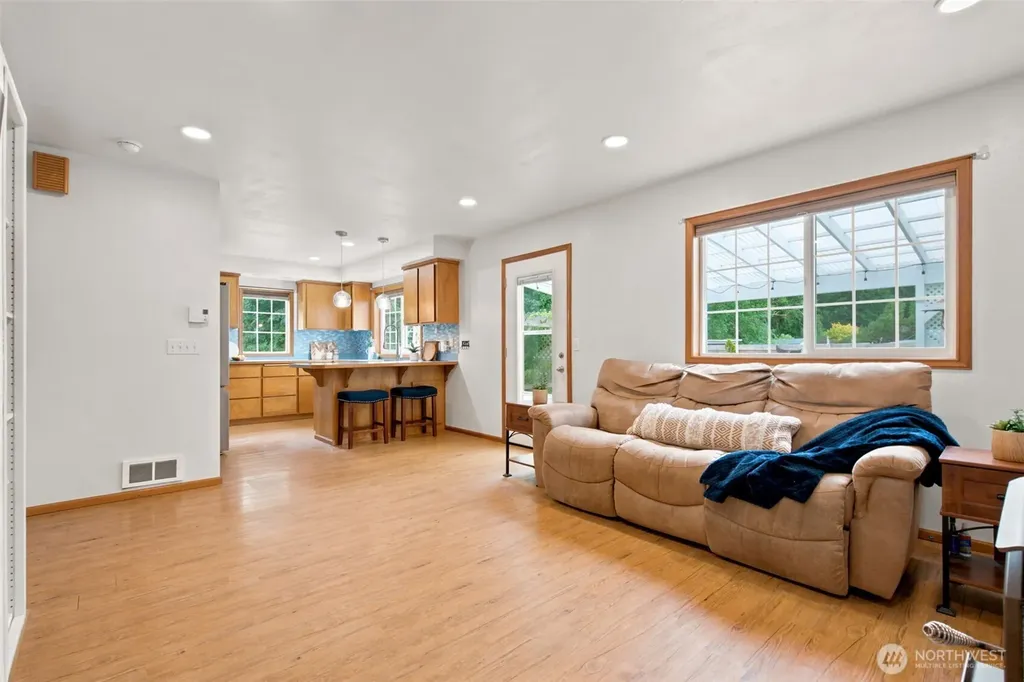 280 Mains Road Sequim WA 98382
