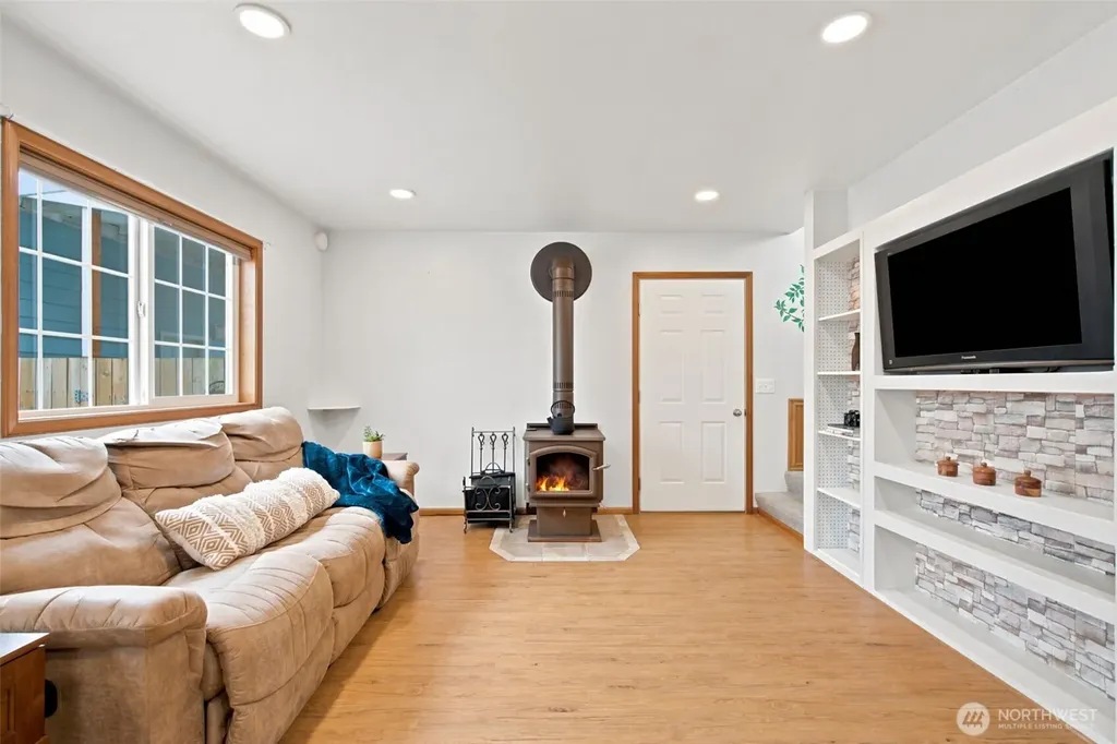 280 Mains Road Sequim WA 98382