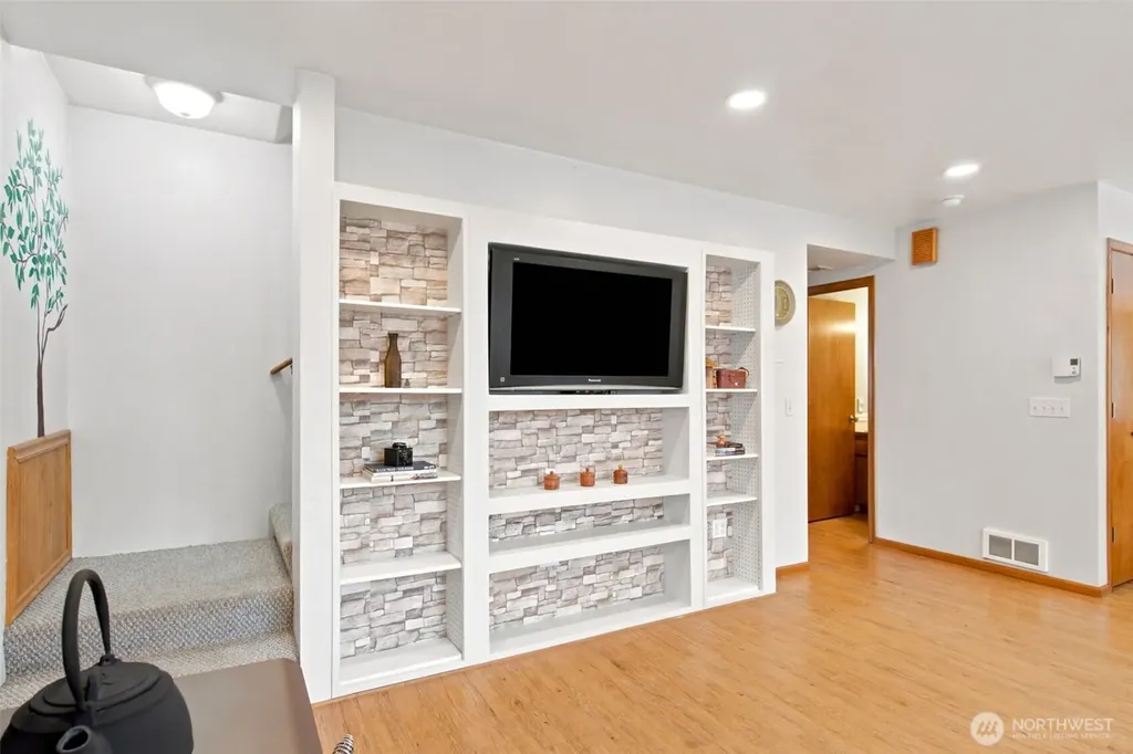 280 Mains Road Sequim WA 98382