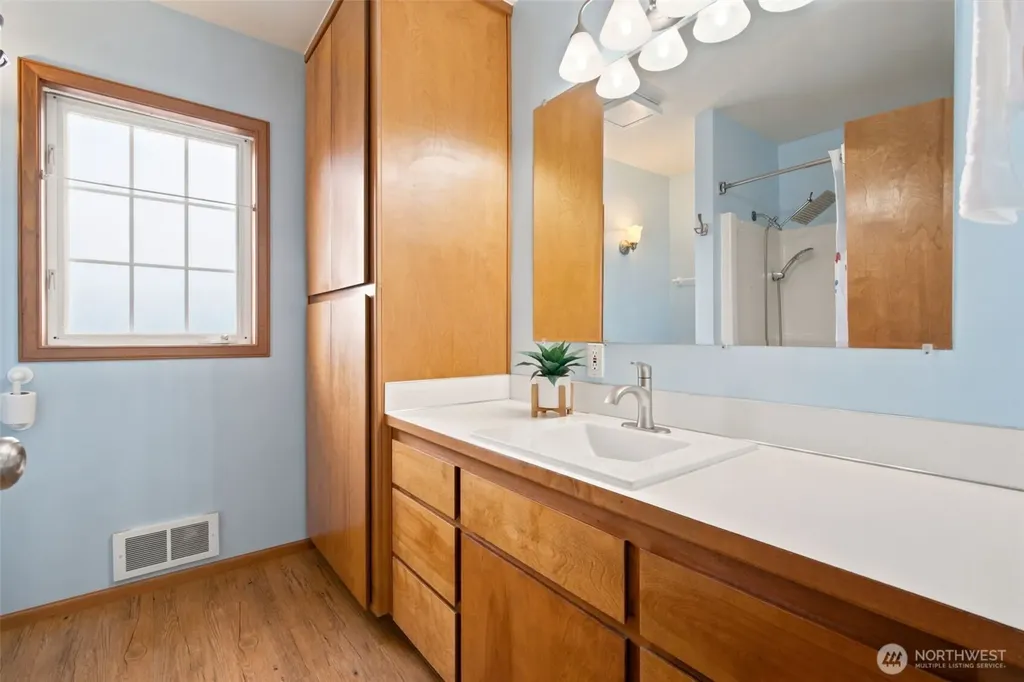 280 Mains Road Sequim WA 98382