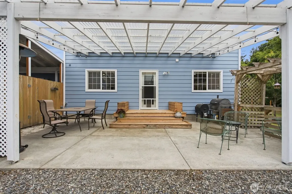 280 Mains Road Sequim WA 98382