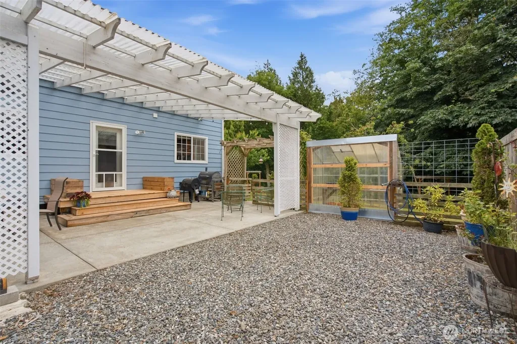 280 Mains Road Sequim WA 98382