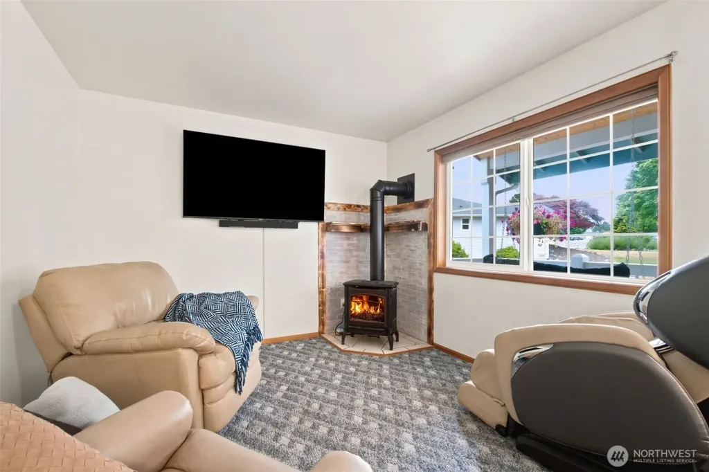 280 Mains Road Sequim WA 98382