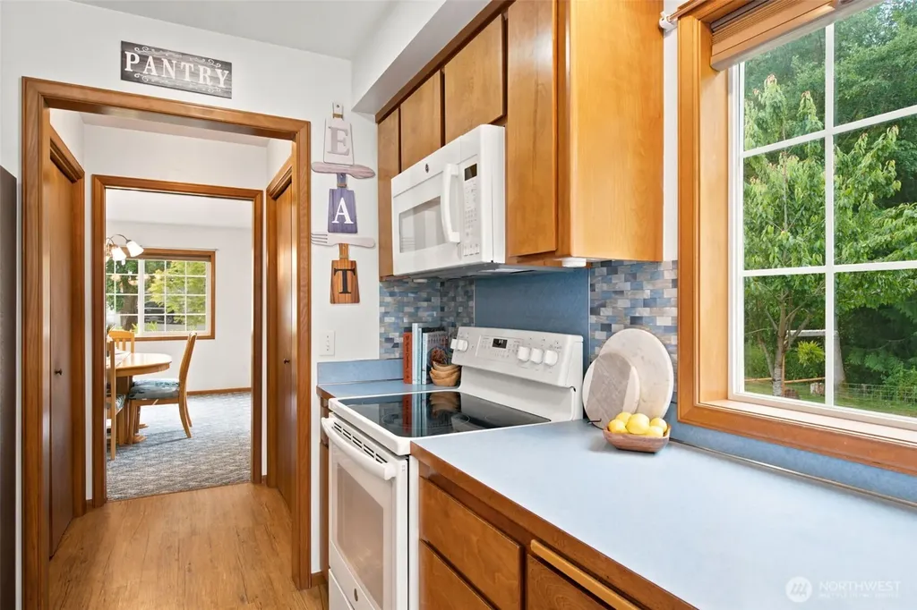 280 Mains Road Sequim WA 98382