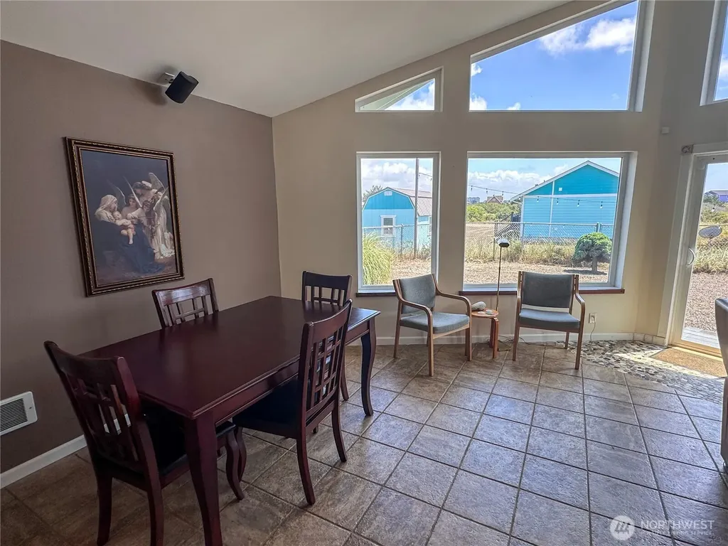 425 N Portal Loop SW Ocean Shores WA 98569