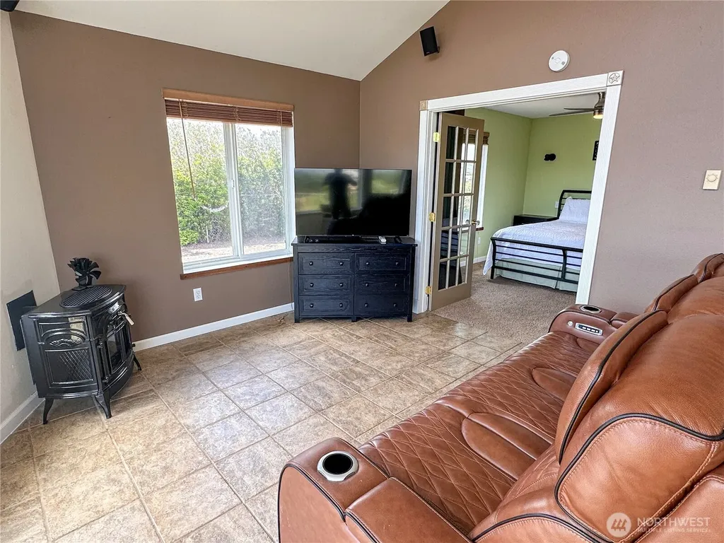 425 N Portal Loop SW Ocean Shores WA 98569