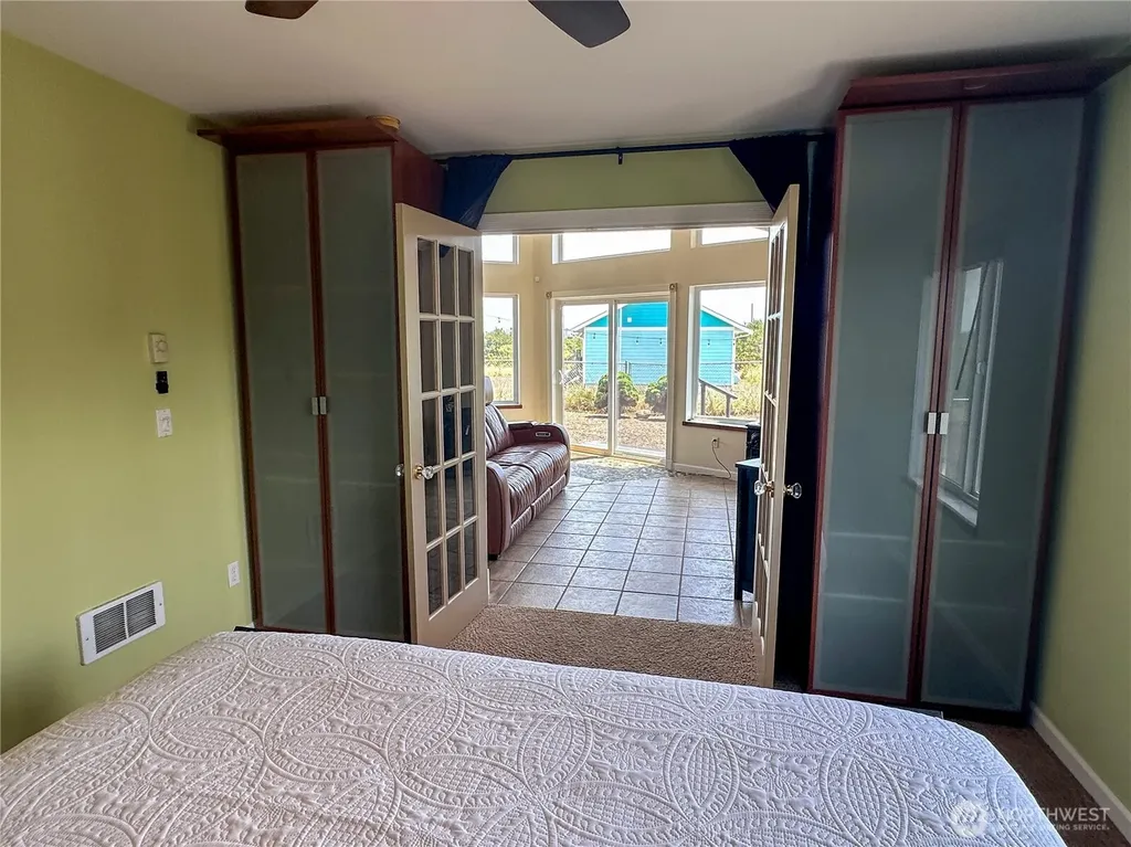 425 N Portal Loop SW Ocean Shores WA 98569