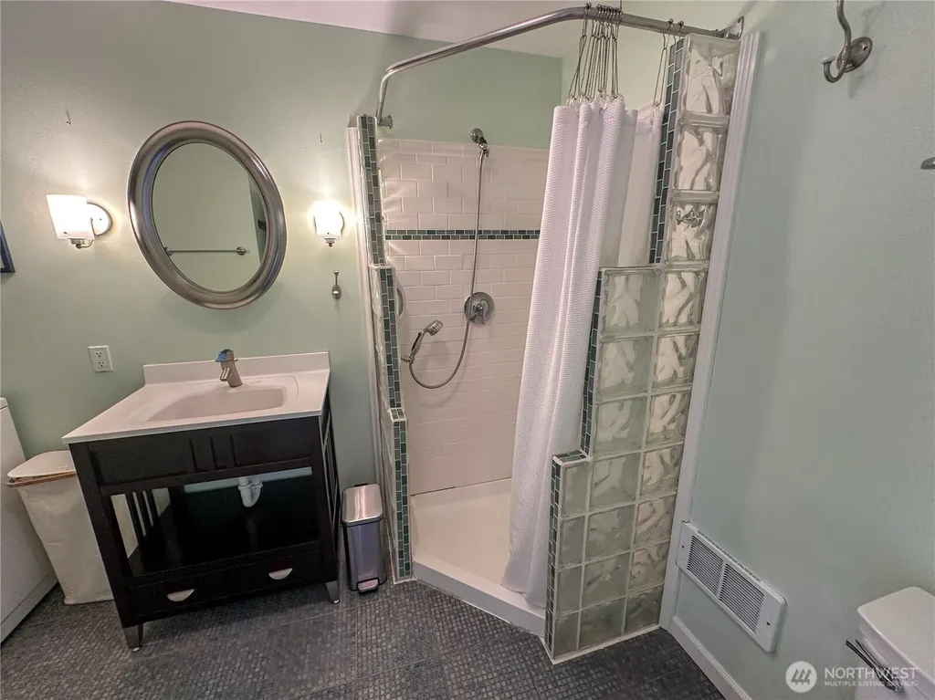 425 N Portal Loop SW Ocean Shores WA 98569