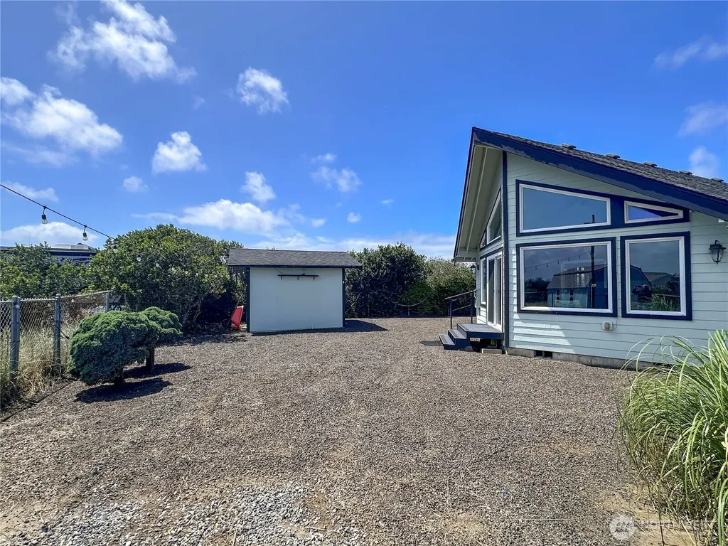 425 N Portal Loop SW Ocean Shores WA 98569