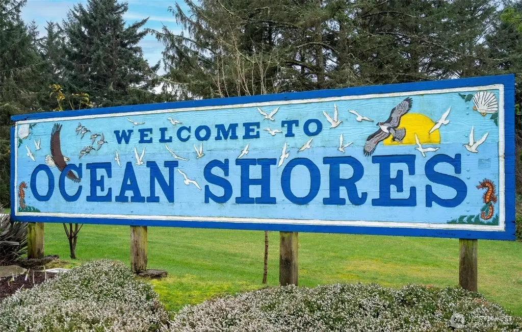 425 N Portal Loop SW Ocean Shores WA 98569