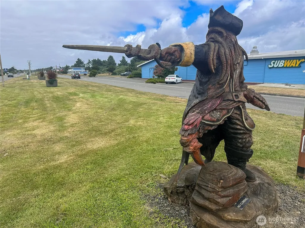 425 N Portal Loop SW Ocean Shores WA 98569