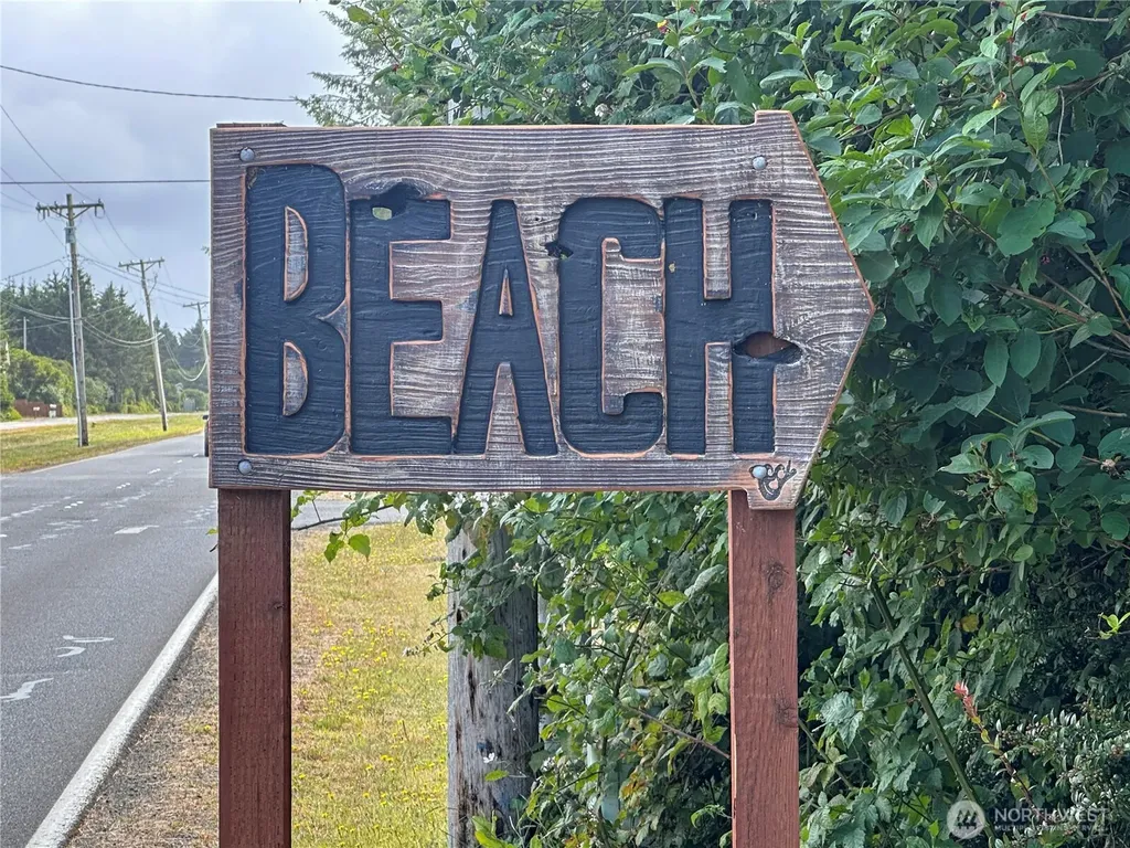 425 N Portal Loop SW Ocean Shores WA 98569