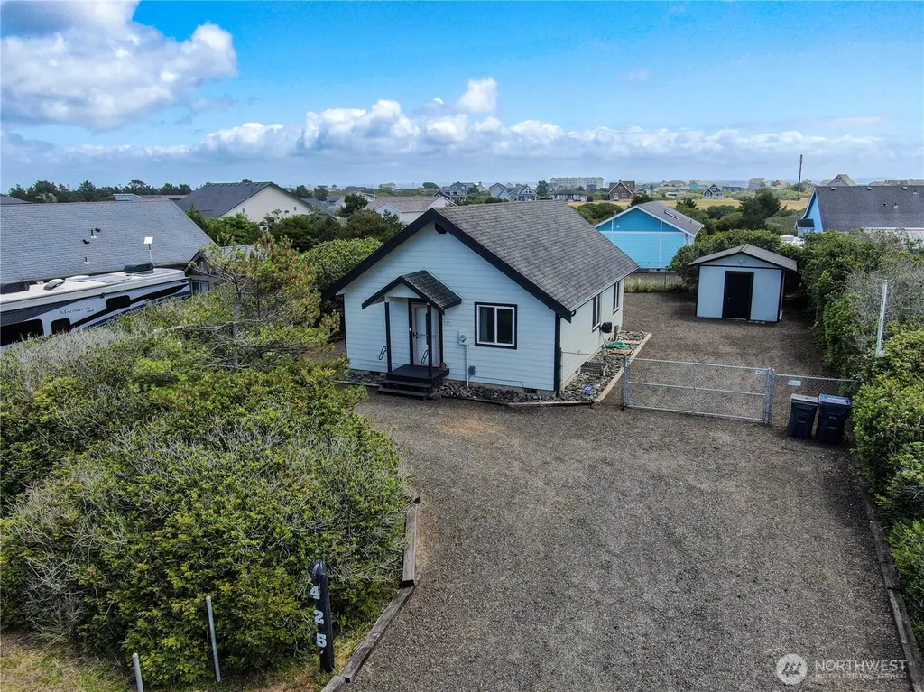 425 N Portal Loop SW Ocean Shores WA 98569