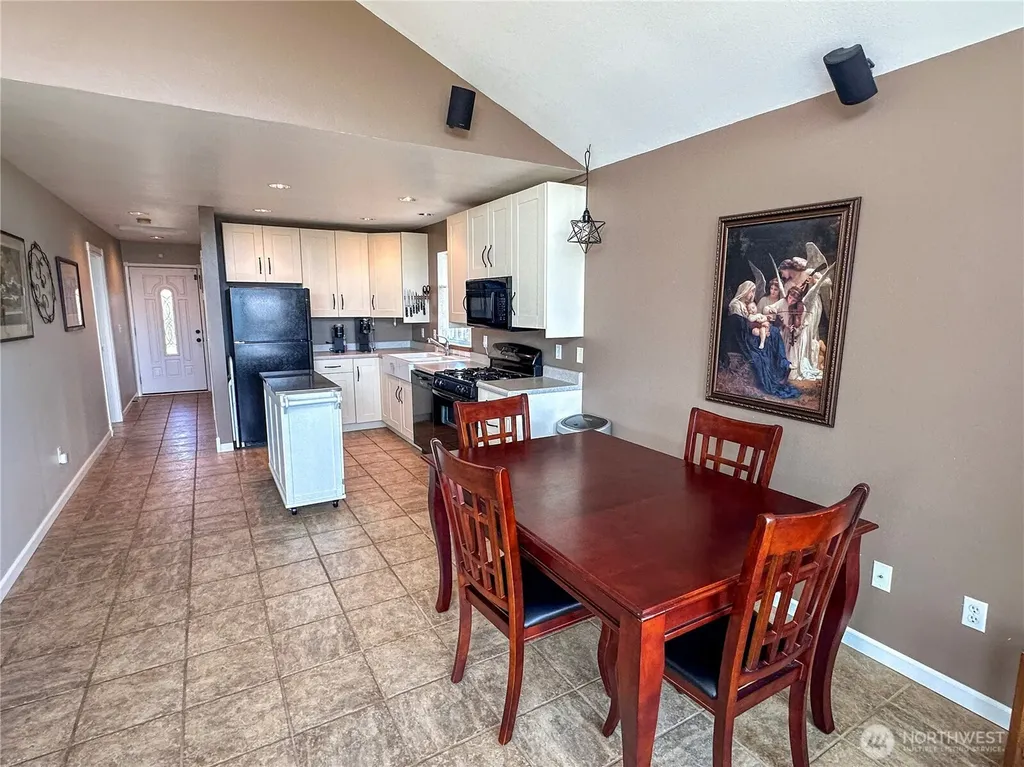 425 N Portal Loop SW Ocean Shores WA 98569