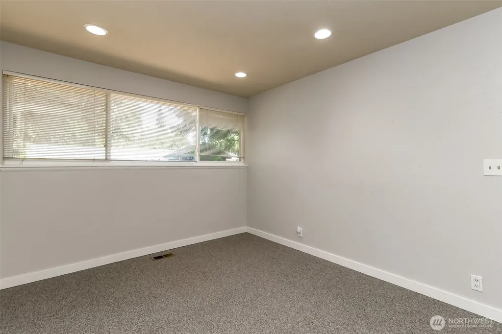 11418 NE 19th Street Bellevue WA 98004