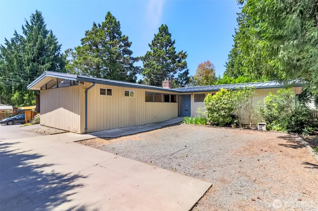 11418 NE 19th Street Bellevue WA 98004