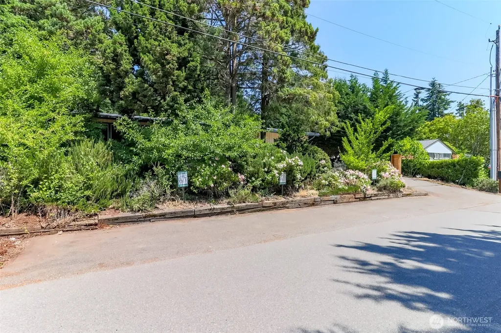 11418 NE 19th Street Bellevue WA 98004