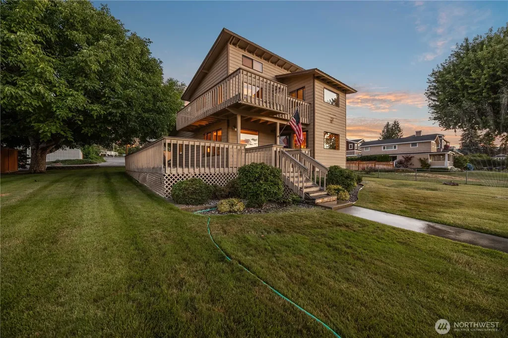 2111 W Terrace Avenue Chelan WA 98816