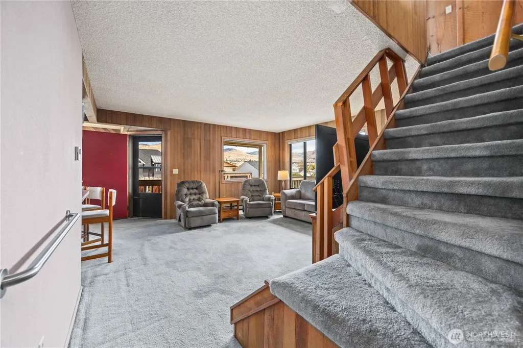 2111 W Terrace Avenue Chelan WA 98816