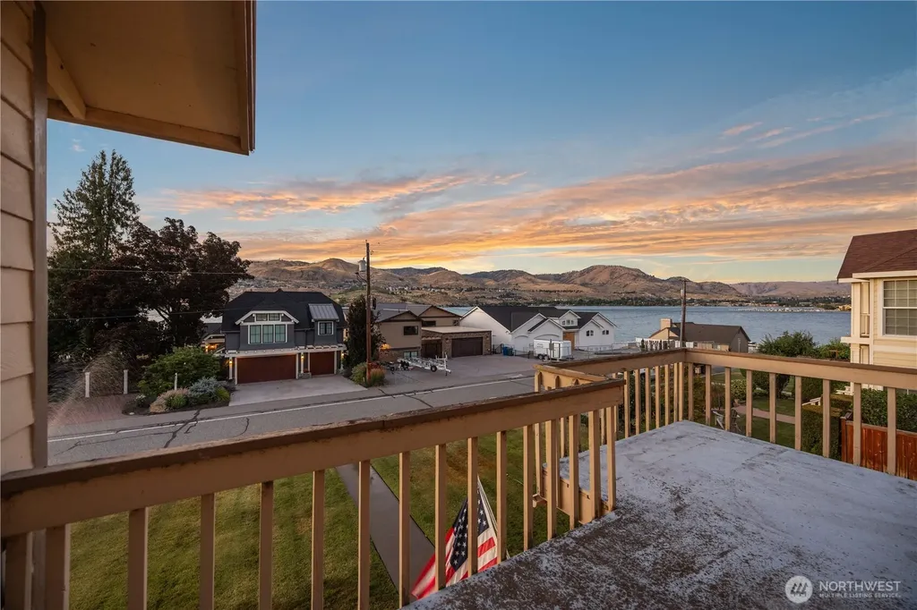 2111 W Terrace Avenue Chelan WA 98816