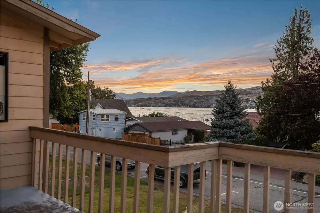 2111 W Terrace Avenue Chelan WA 98816