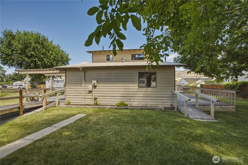 2111 W Terrace Avenue Chelan WA 98816