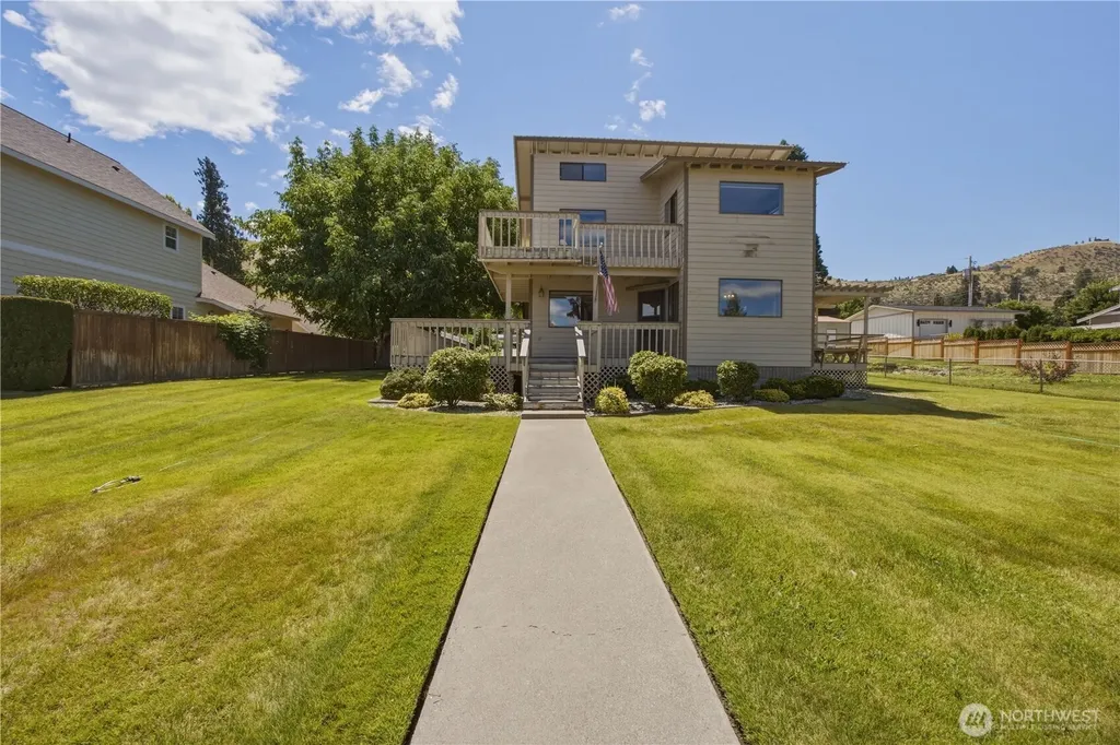 2111 W Terrace Avenue Chelan WA 98816