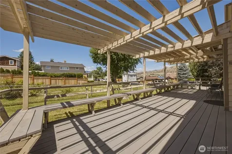 2111 W Terrace Avenue Chelan WA 98816