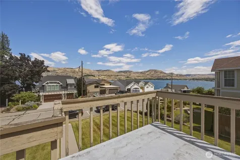 2111 W Terrace Avenue Chelan WA 98816
