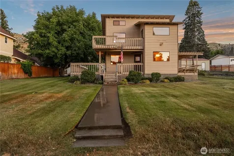 2111 W Terrace Avenue Chelan WA 98816