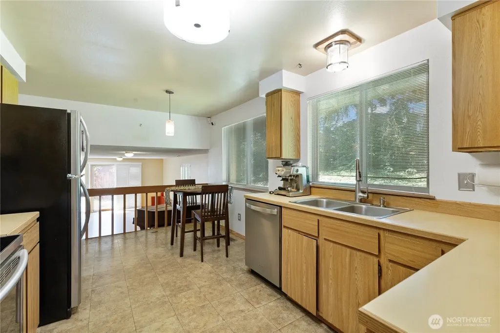 36521 25th Avenue S Federal Way WA 98003