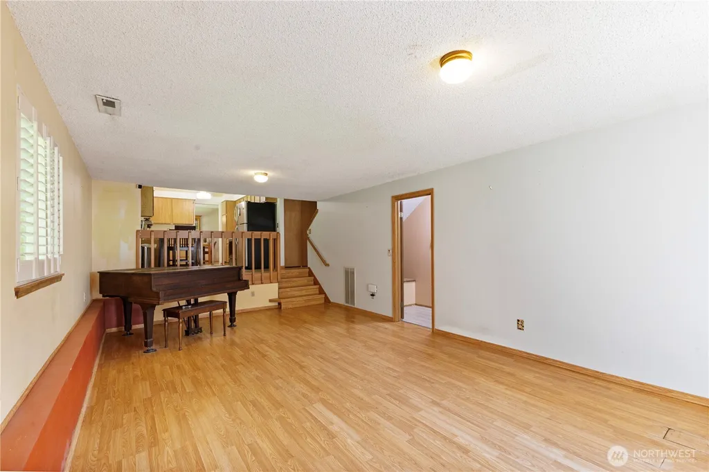36521 25th Avenue S Federal Way WA 98003
