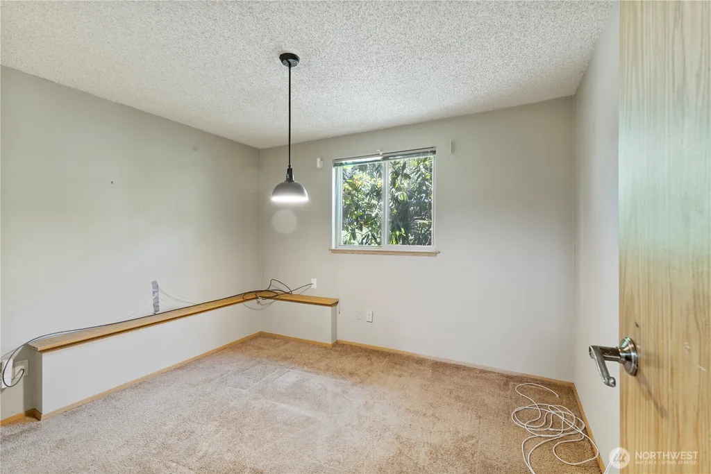 36521 25th Avenue S Federal Way WA 98003