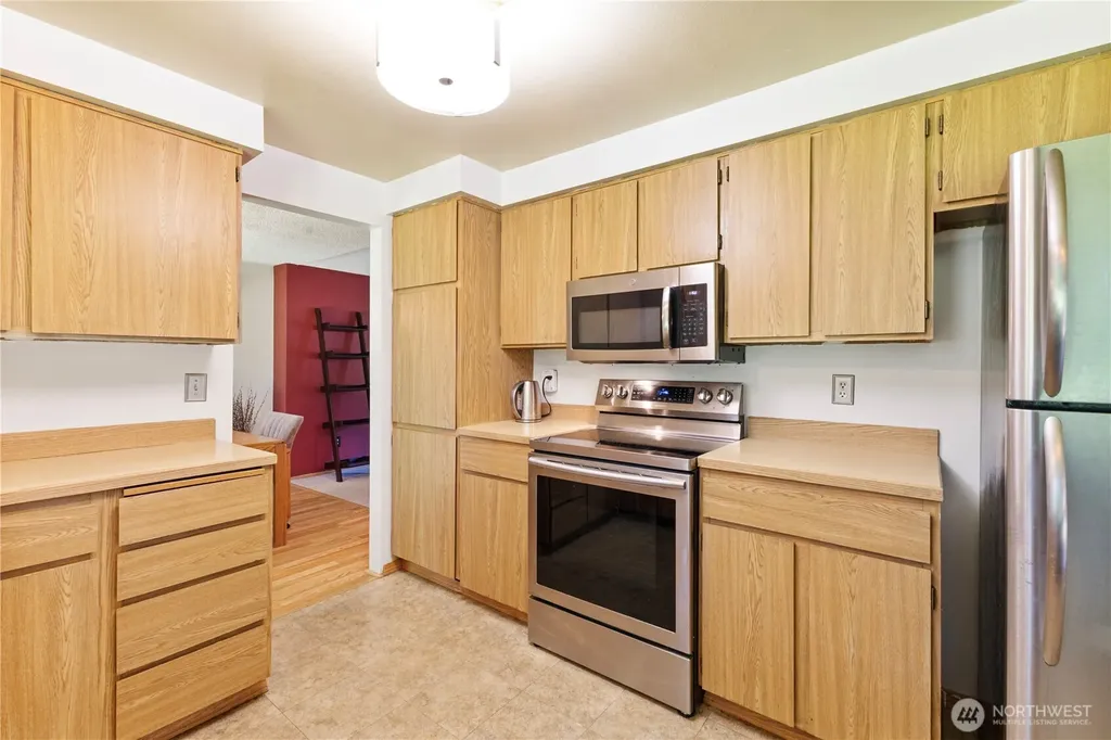 36521 25th Avenue S Federal Way WA 98003