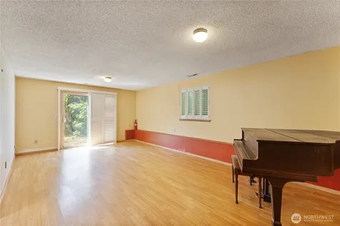36521 25th Avenue S Federal Way WA 98003