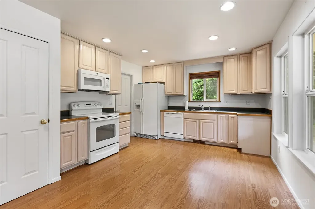 230 Shady Glen Drive Easton WA 98925