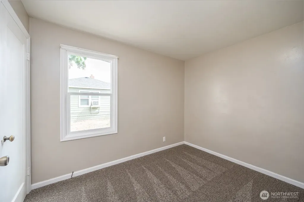 136 NE F Street Ephrata WA 98823