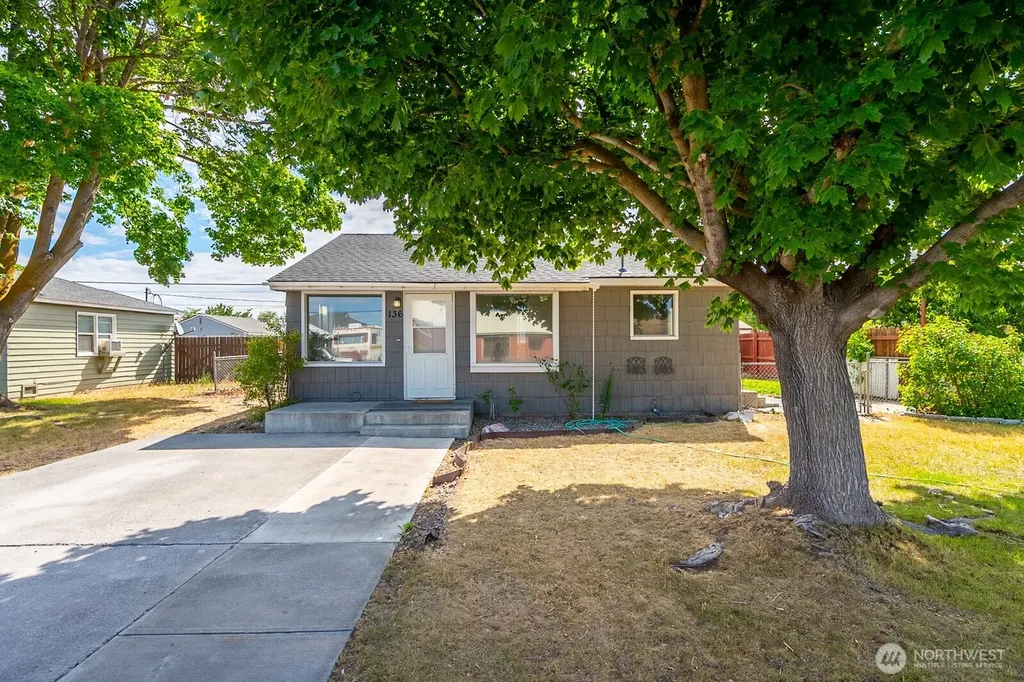136 NE F Street Ephrata WA 98823