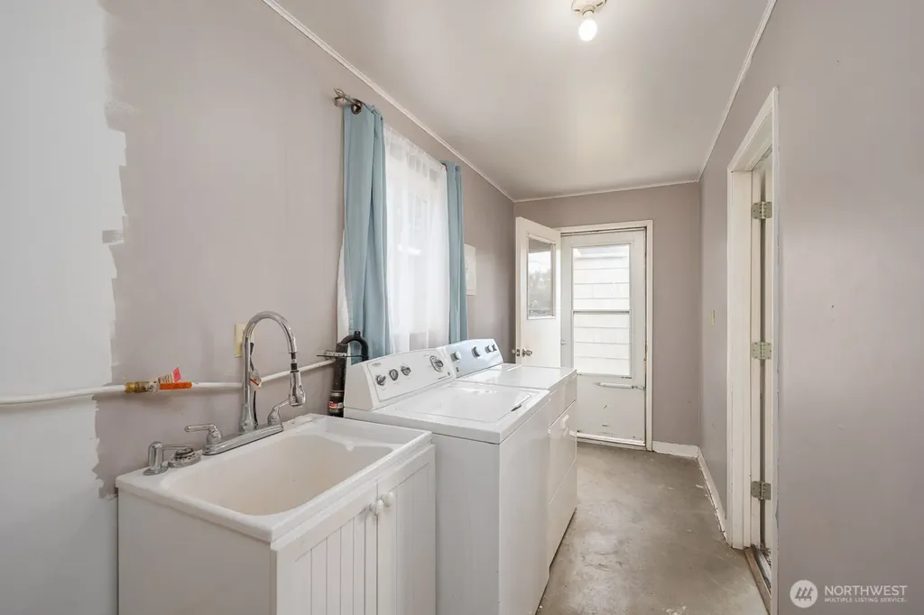 136 NE F Street Ephrata WA 98823