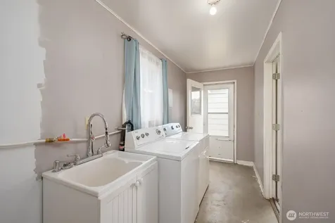 136 NE F Street Ephrata WA 98823