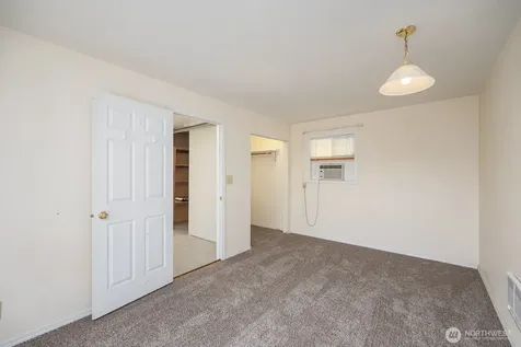 136 NE F Street Ephrata WA 98823