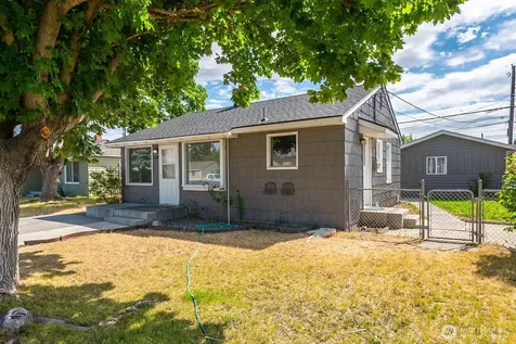 136 NE F Street Ephrata WA 98823