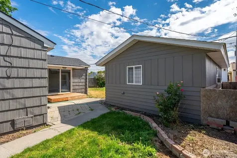 136 NE F Street Ephrata WA 98823