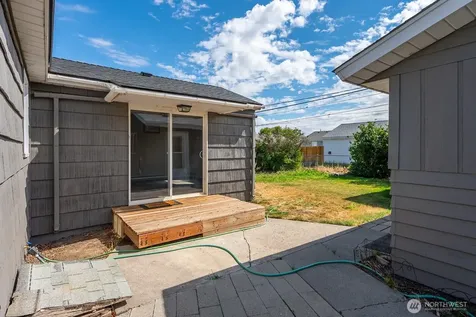 136 NE F Street Ephrata WA 98823