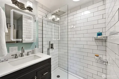 23321 75th Avenue W Edmonds WA 98026