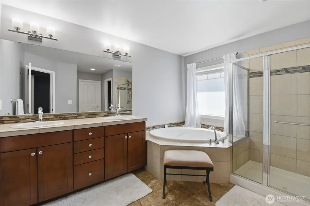 727 172nd Street SW Lynnwood WA 98037