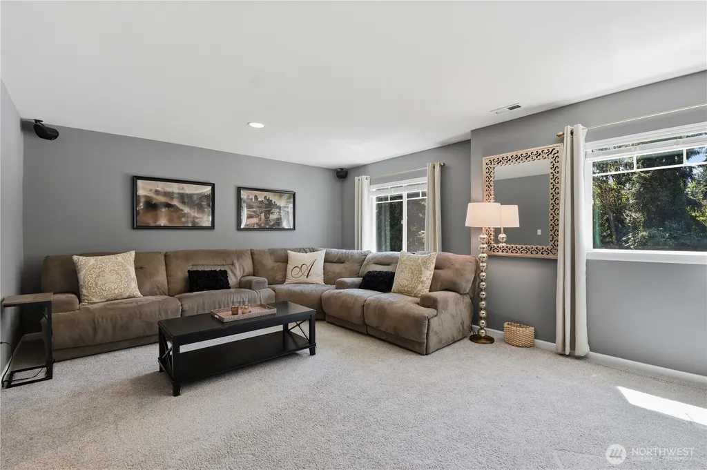 727 172nd Street SW Lynnwood WA 98037