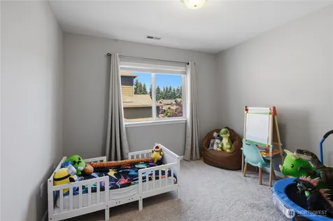 727 172nd Street SW Lynnwood WA 98037
